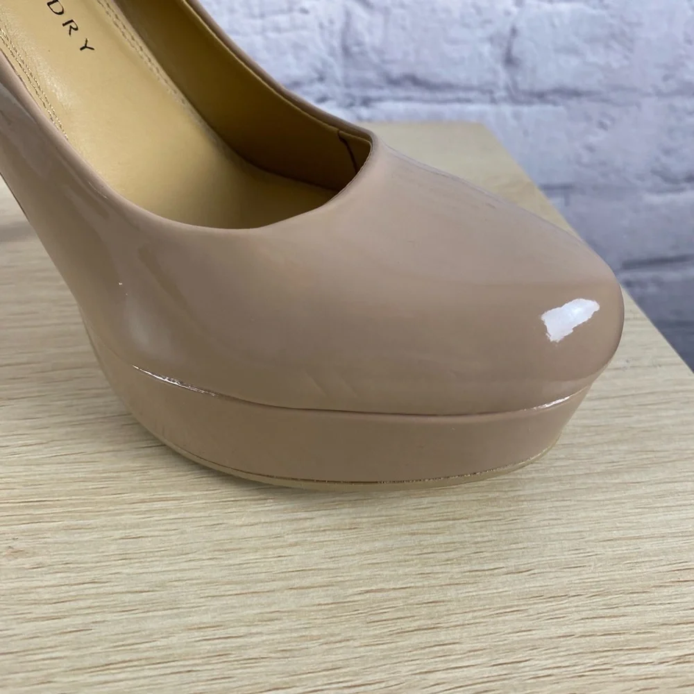 Chinese Laundry Platform Heels size 9 NWT